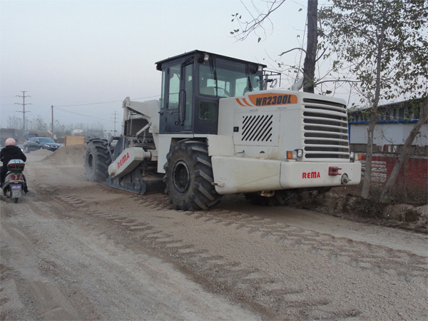 WR2300L，駐馬店水穩基層冷再生
